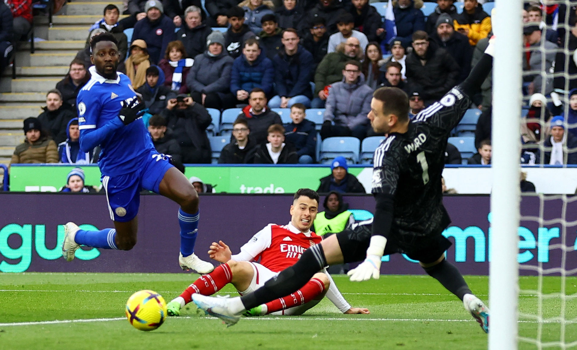 意大利足協宣布 布馮因褻瀆神靈被罰停賽一場.